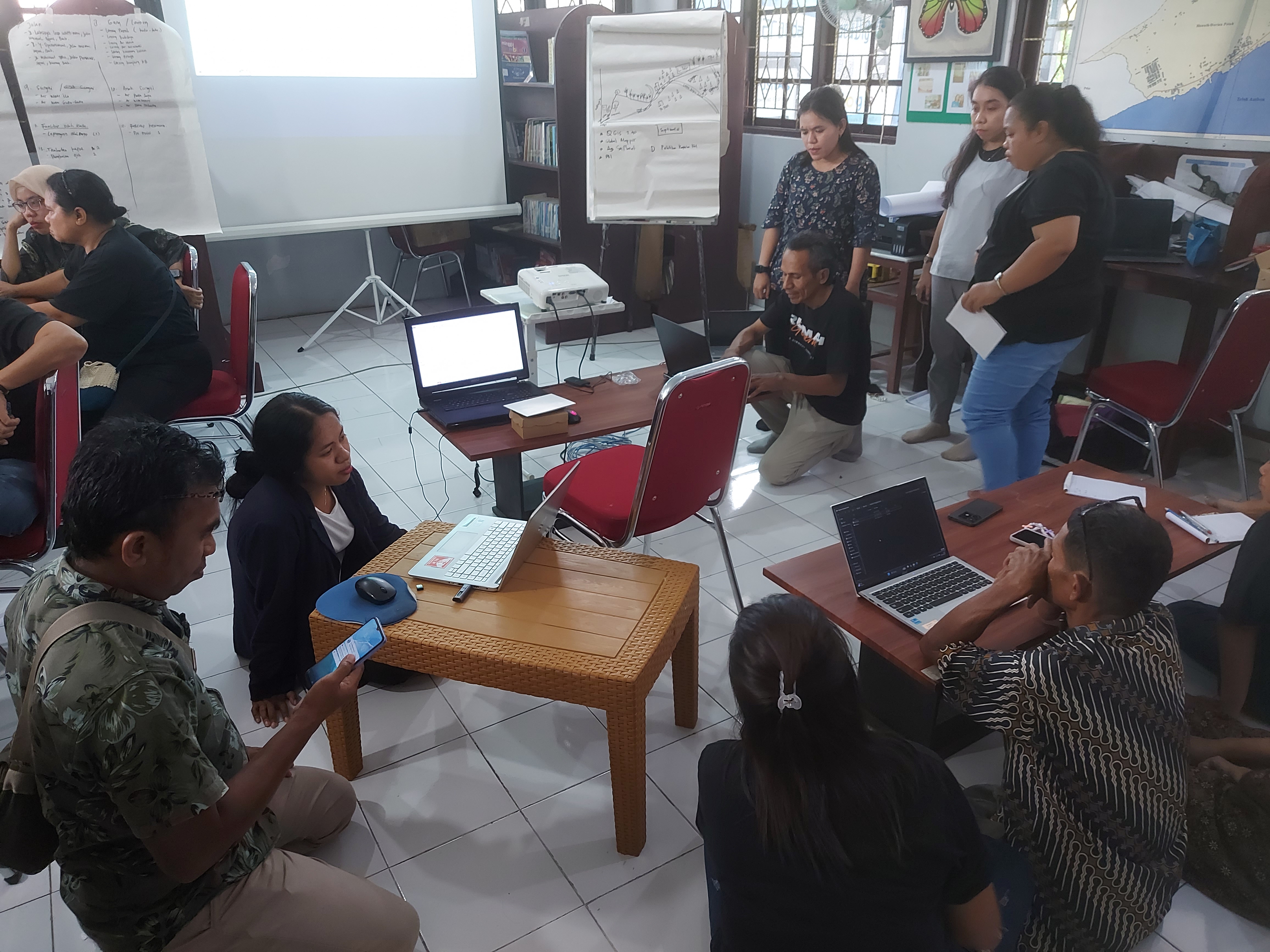 Pendidikan dan Latihan Pembentukan Pangkalan Data QGis Desa Hunuth