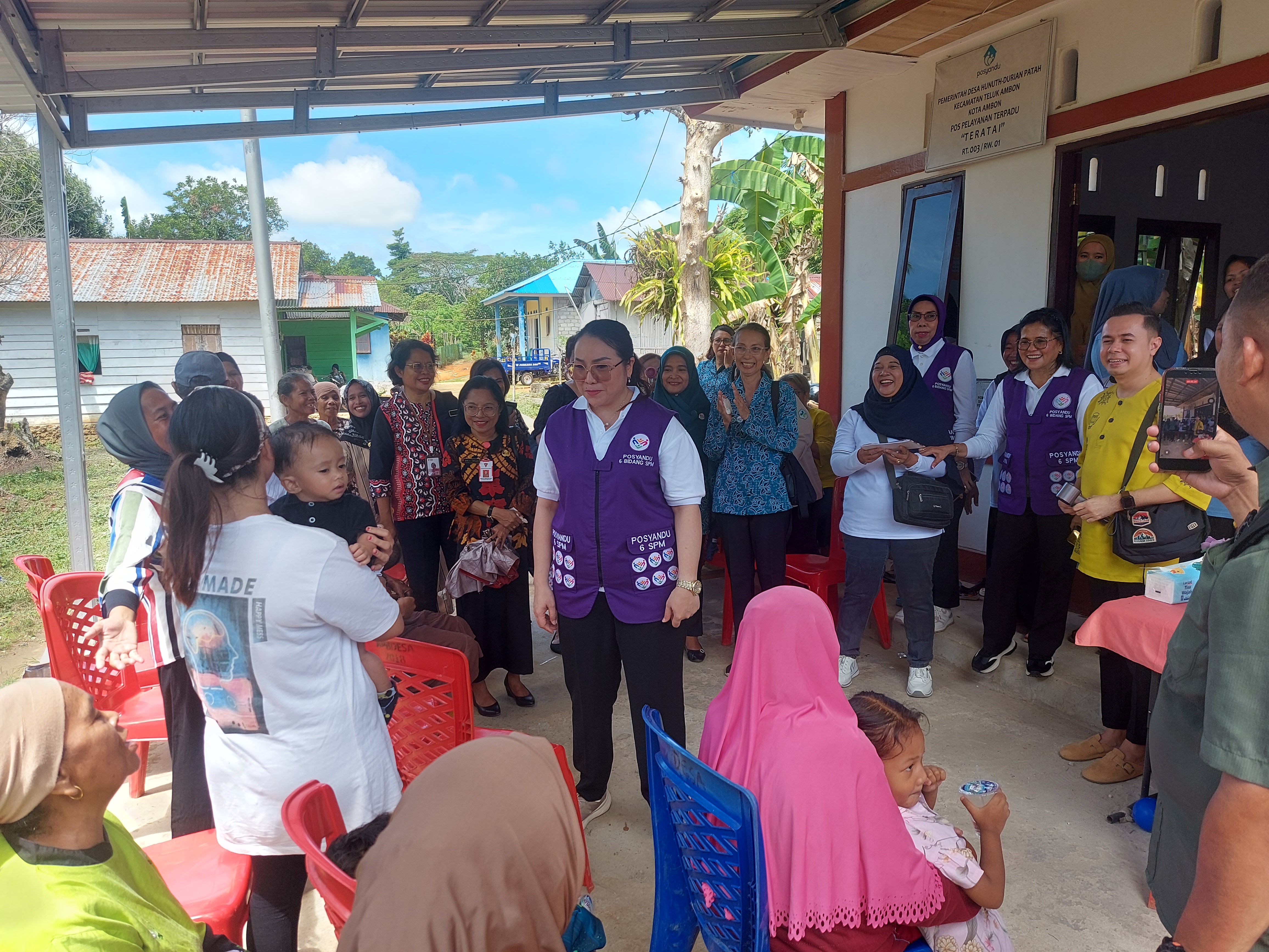 Kunjungan Ketua TP-PKK Kota Ambon ke Posyandu Teratai Air Tenggelam Desa Hunuth